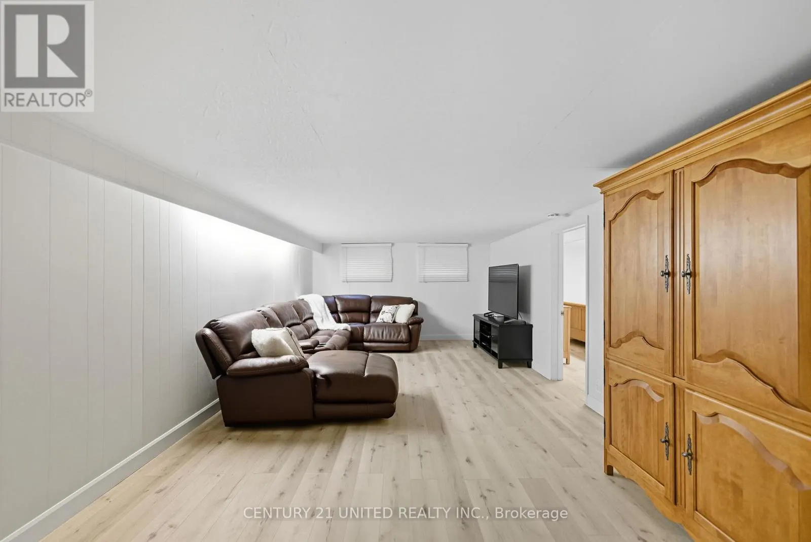 5 FERNDALE AVENUE