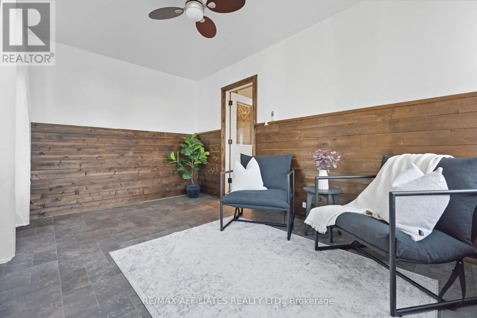 174 PARK STREET W