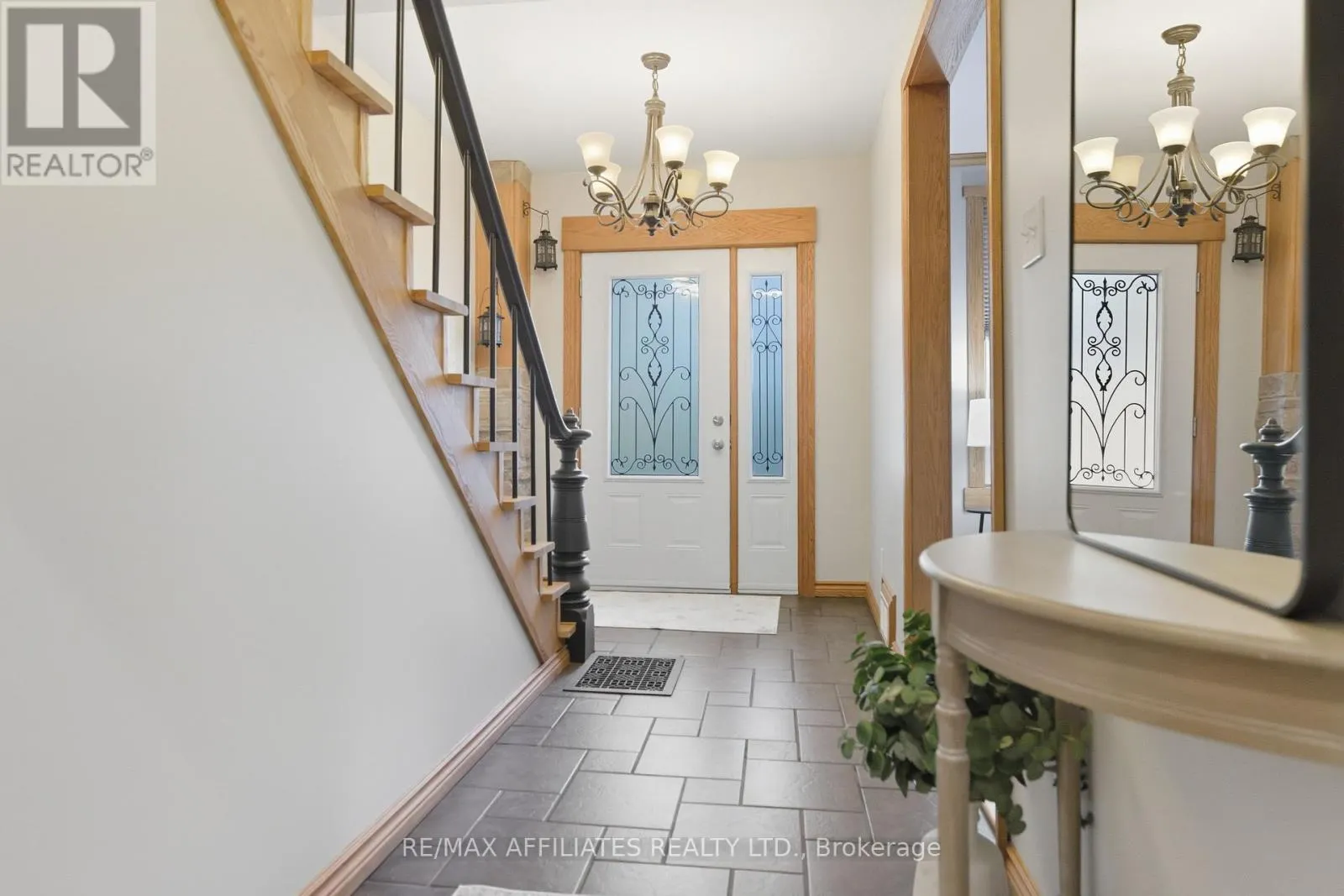 174 PARK STREET W