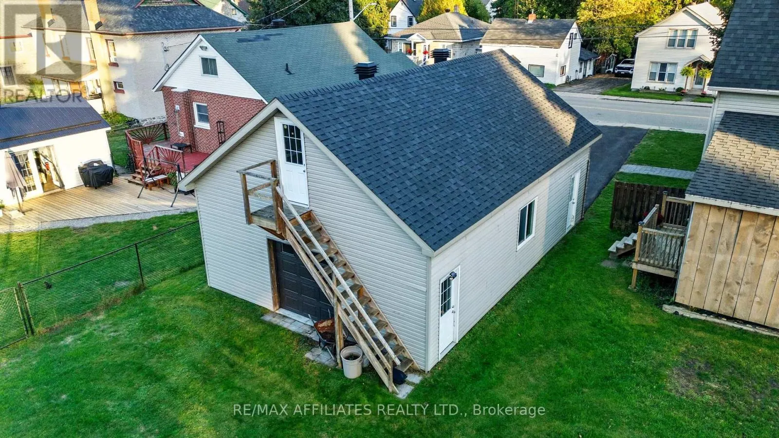 174 PARK STREET W