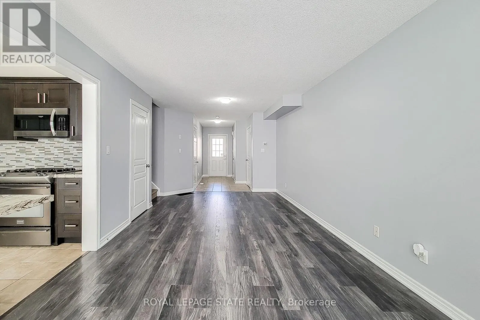 32 - 222 FALL FAIR WAY