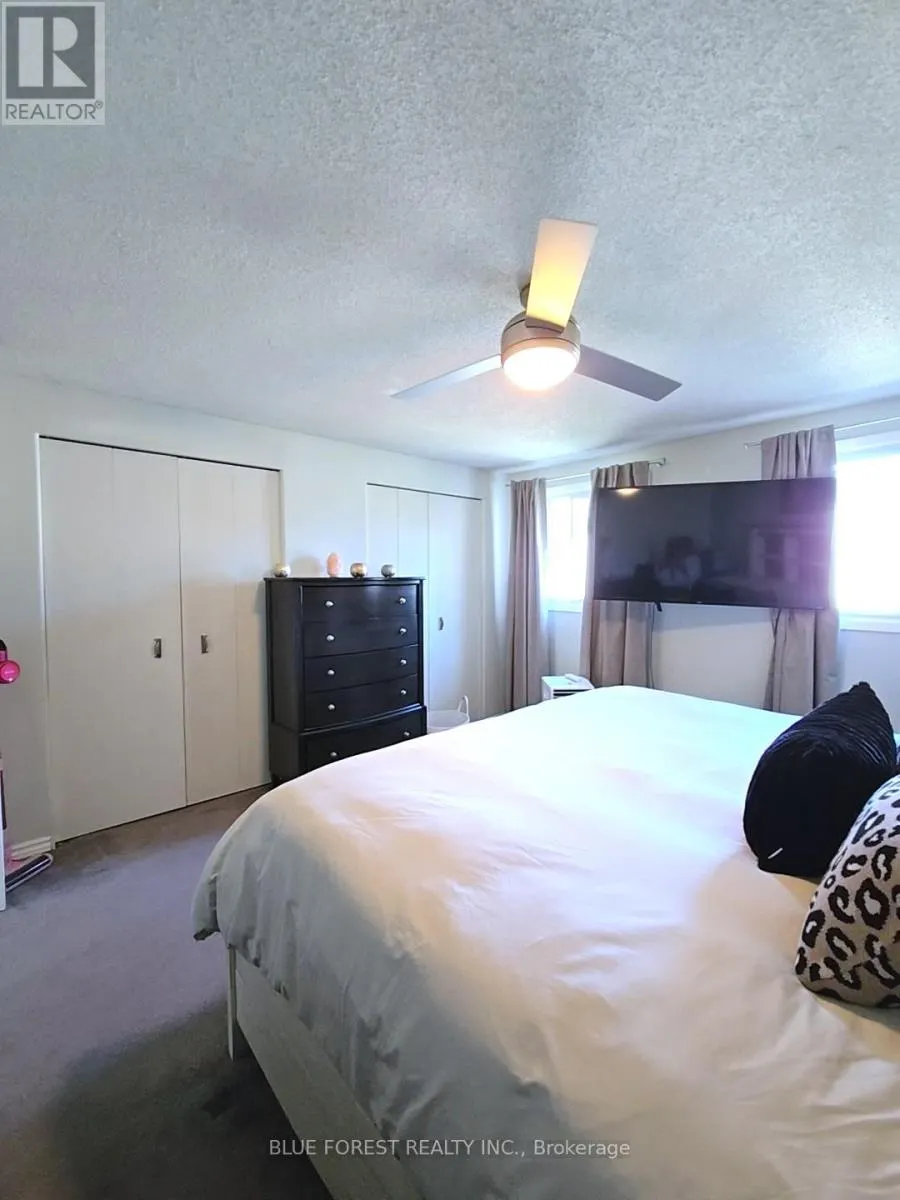 16 - 821 SOUTHDALE ROAD E, #16
