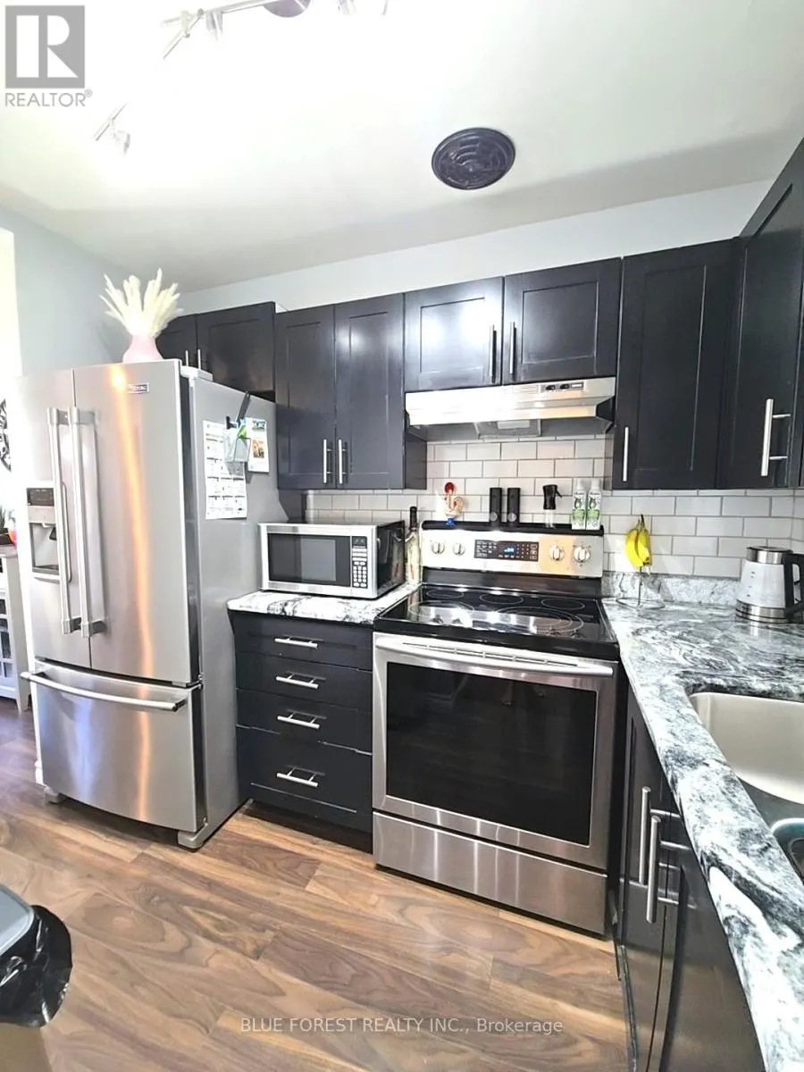 16 - 821 SOUTHDALE ROAD E, #16