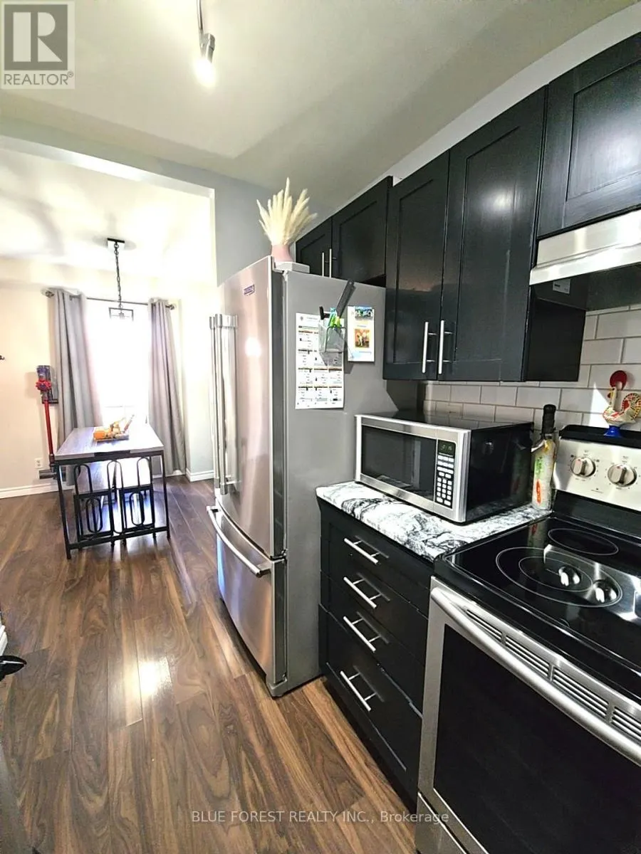 16 - 821 SOUTHDALE ROAD E, #16