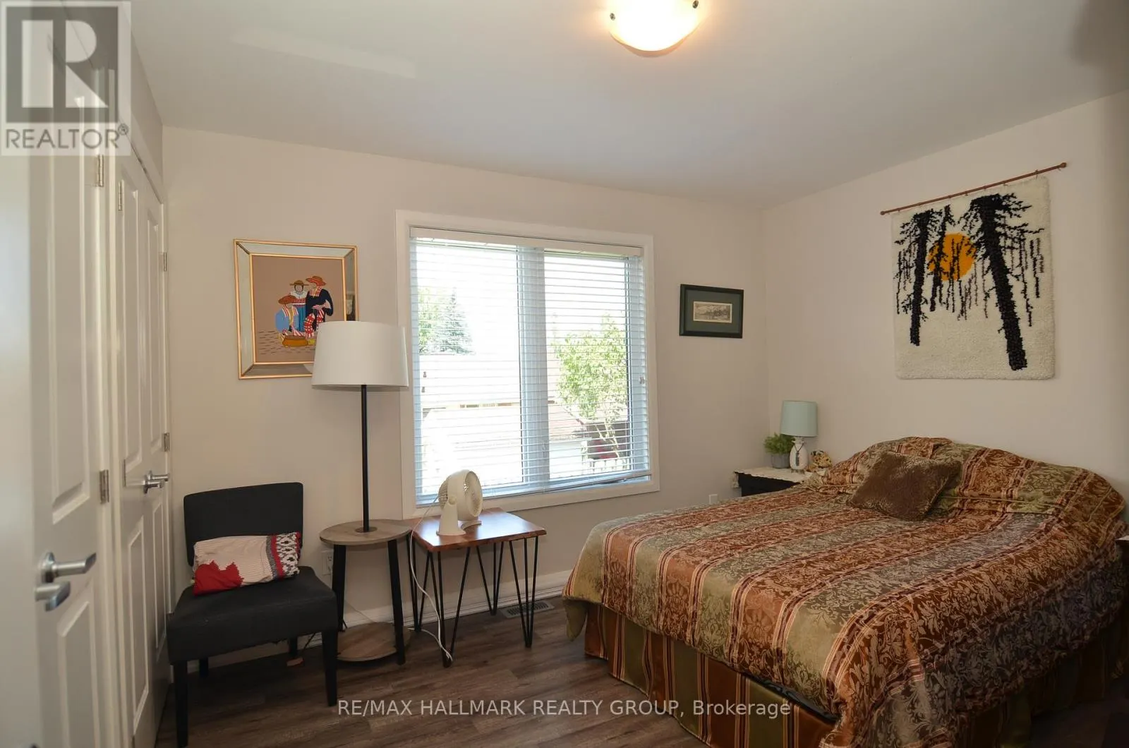 1 - 8009 JEANNE DARC BOULEVARD