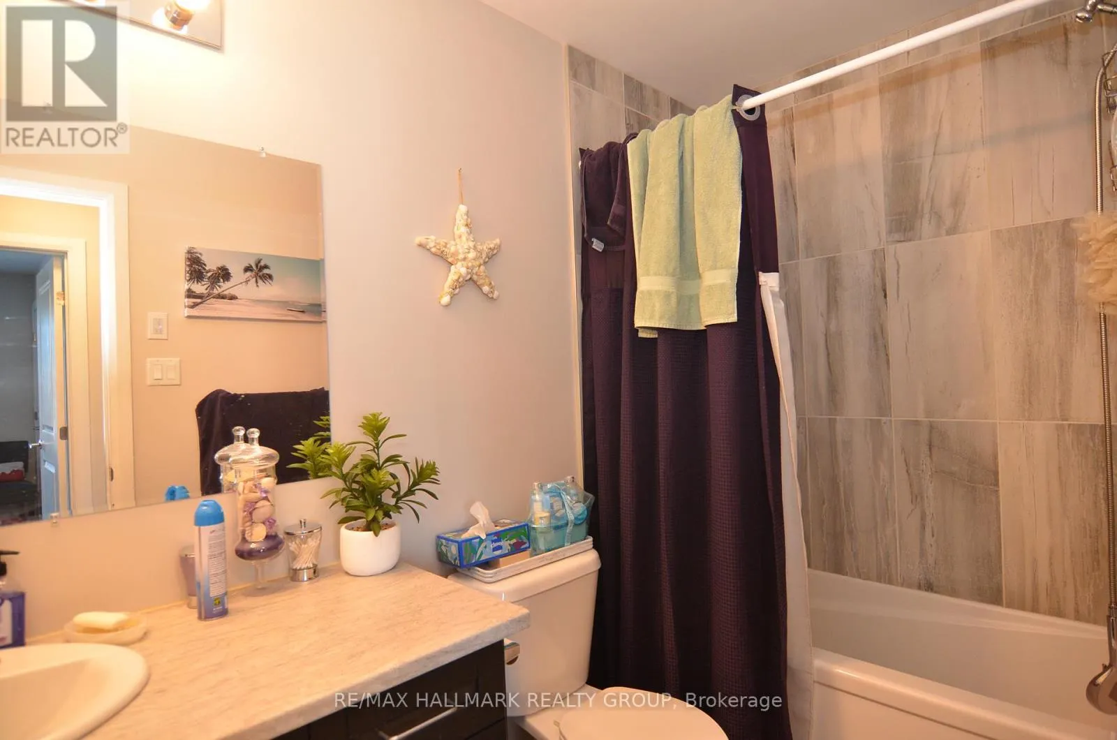1 - 8009 JEANNE DARC BOULEVARD