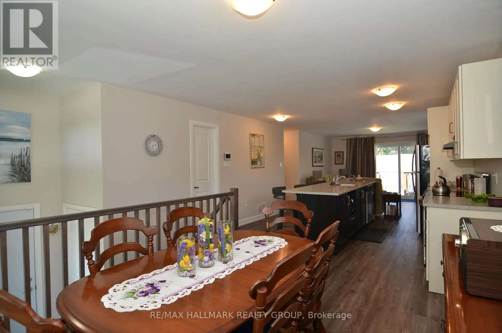 1 - 8009 JEANNE DARC BOULEVARD