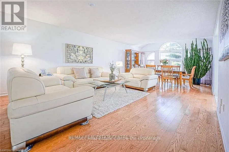 39 MCARTHUR DRIVE