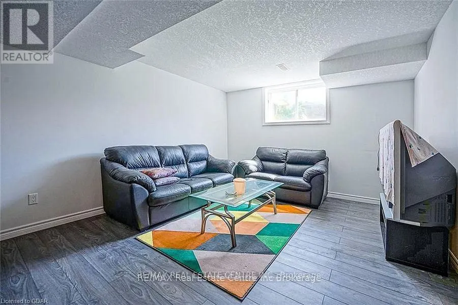 39 MCARTHUR DRIVE