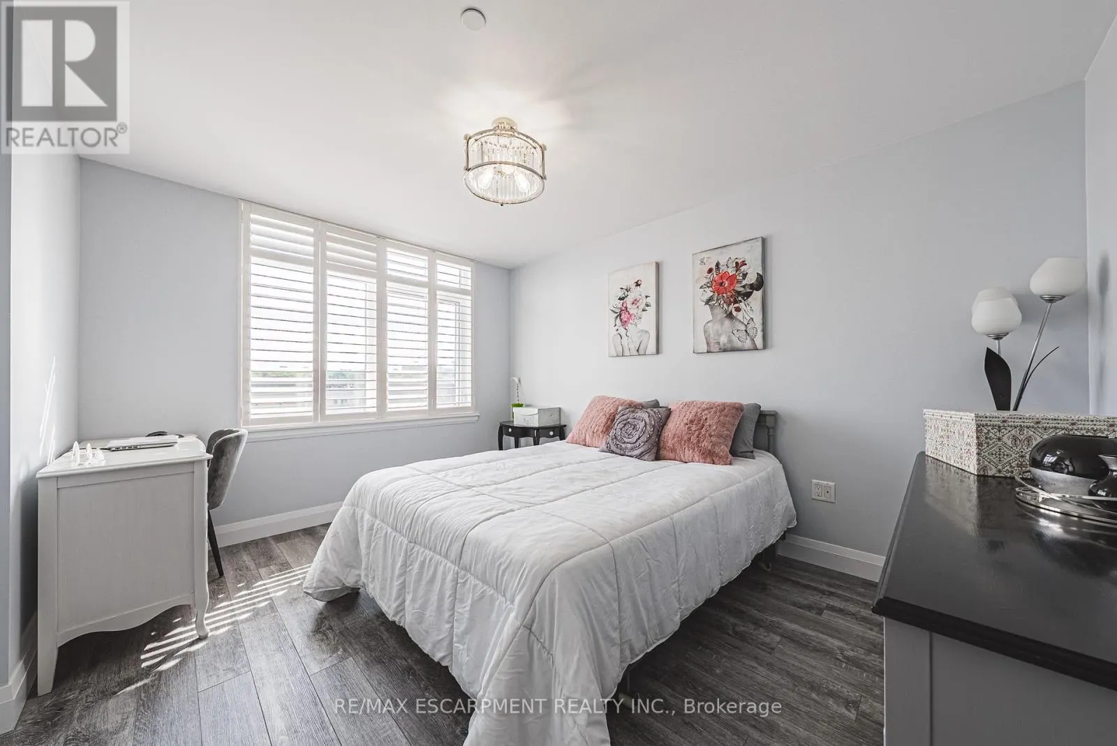 317 - 1 REDFERN AVENUE