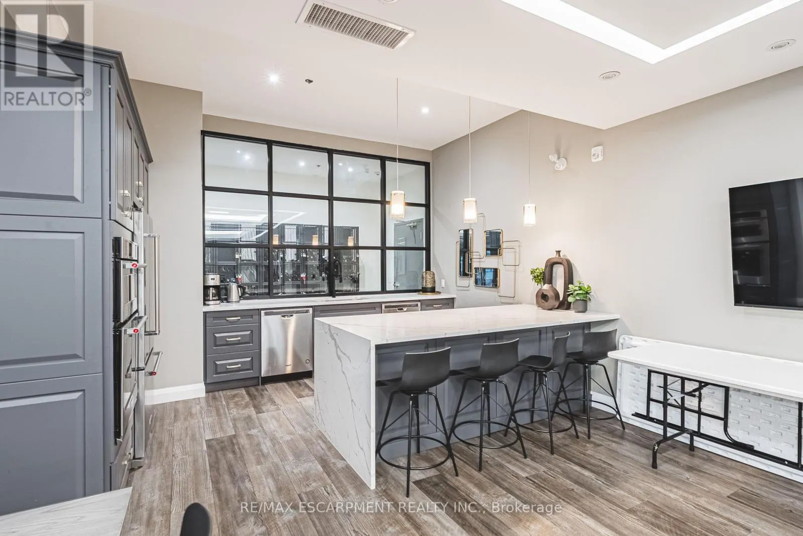 317 - 1 REDFERN AVENUE