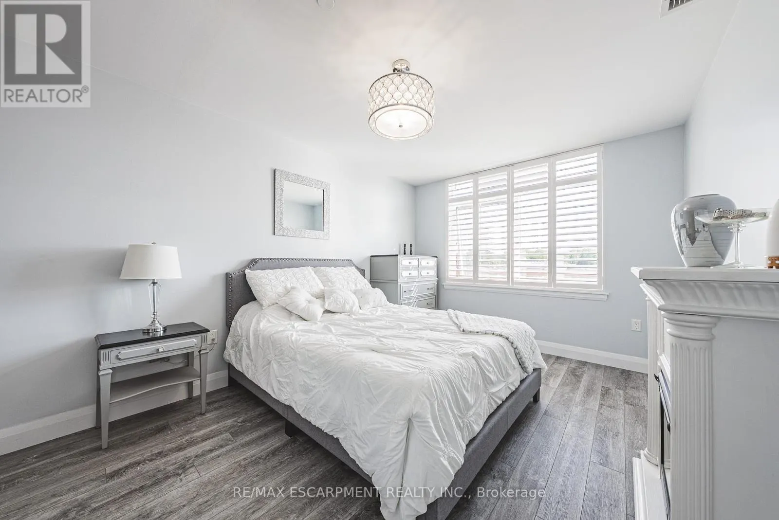 317 - 1 REDFERN AVENUE