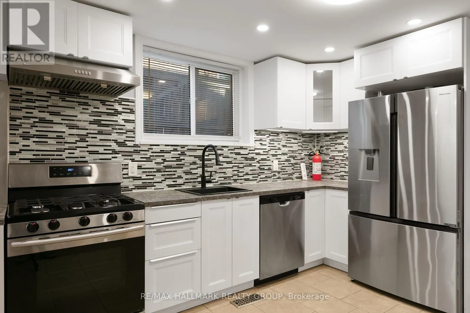 UNIT B - 1135 MAITLAND AVENUE