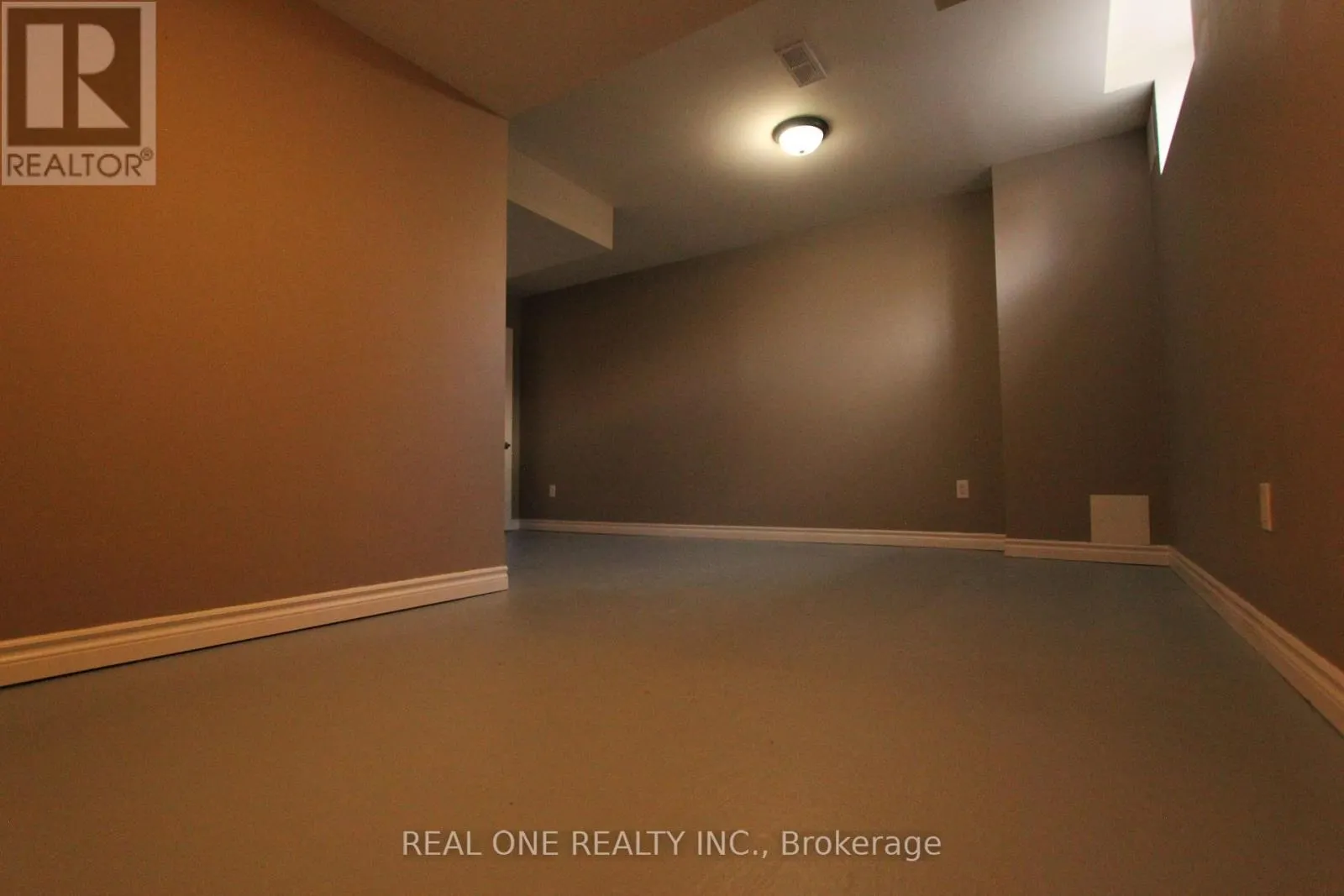 19 BROWVIEW DRIVE