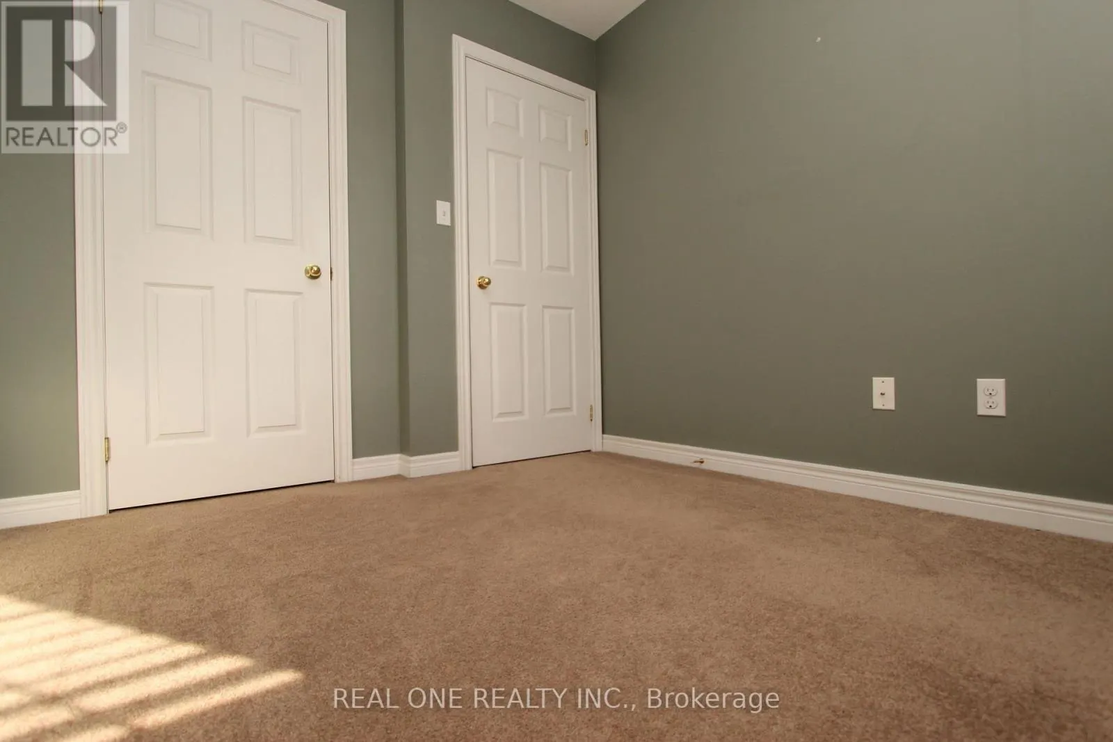 19 BROWVIEW DRIVE