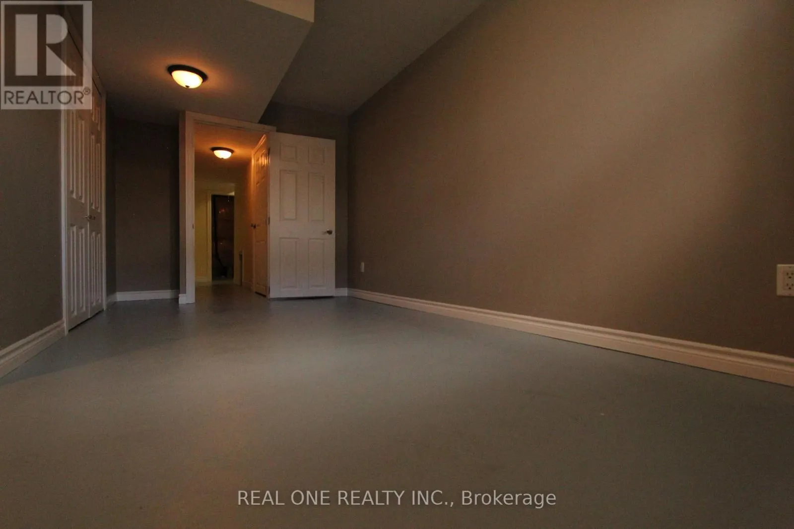 19 BROWVIEW DRIVE