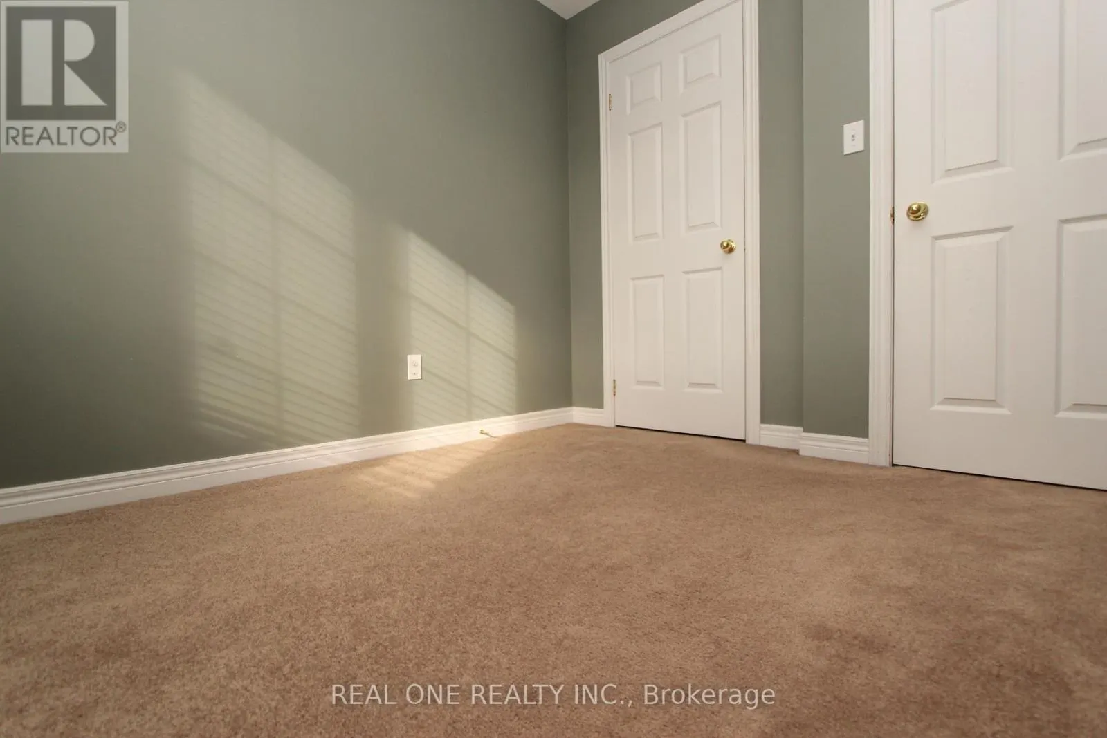 19 BROWVIEW DRIVE