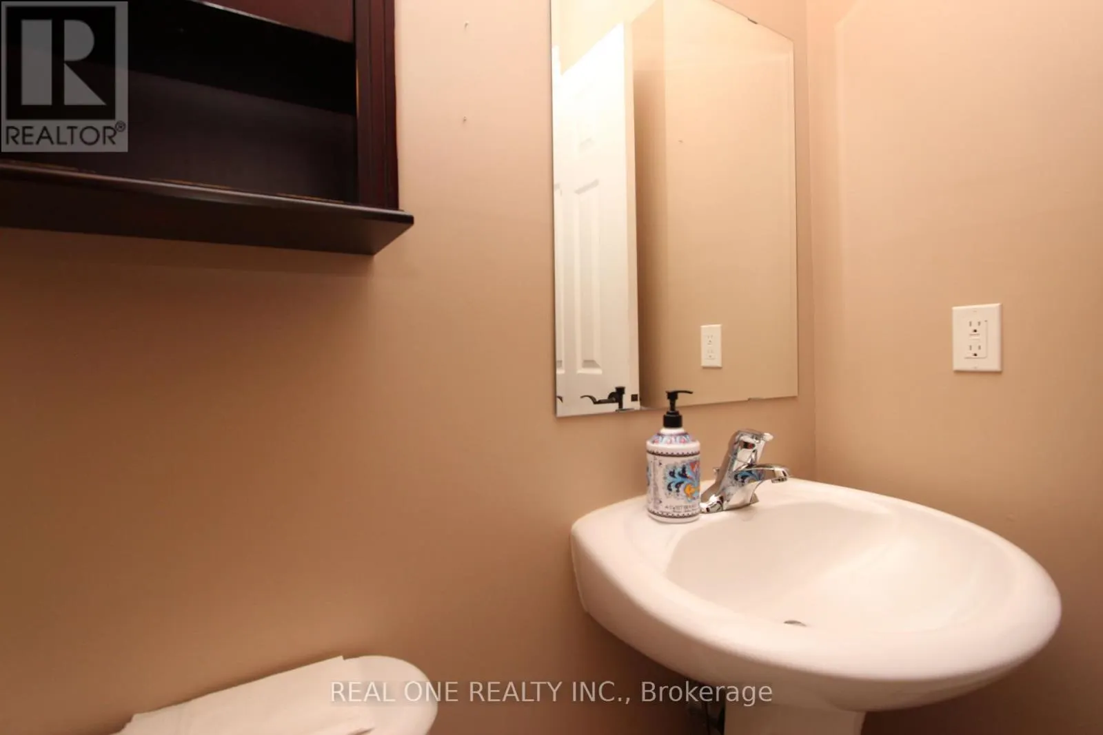 19 BROWVIEW DRIVE