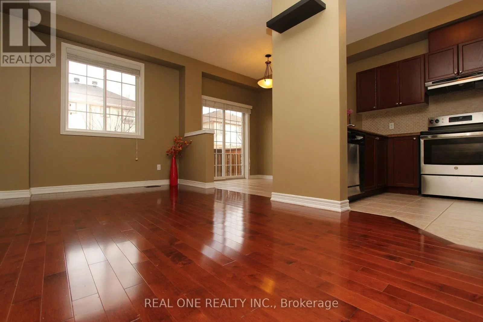 19 BROWVIEW DRIVE