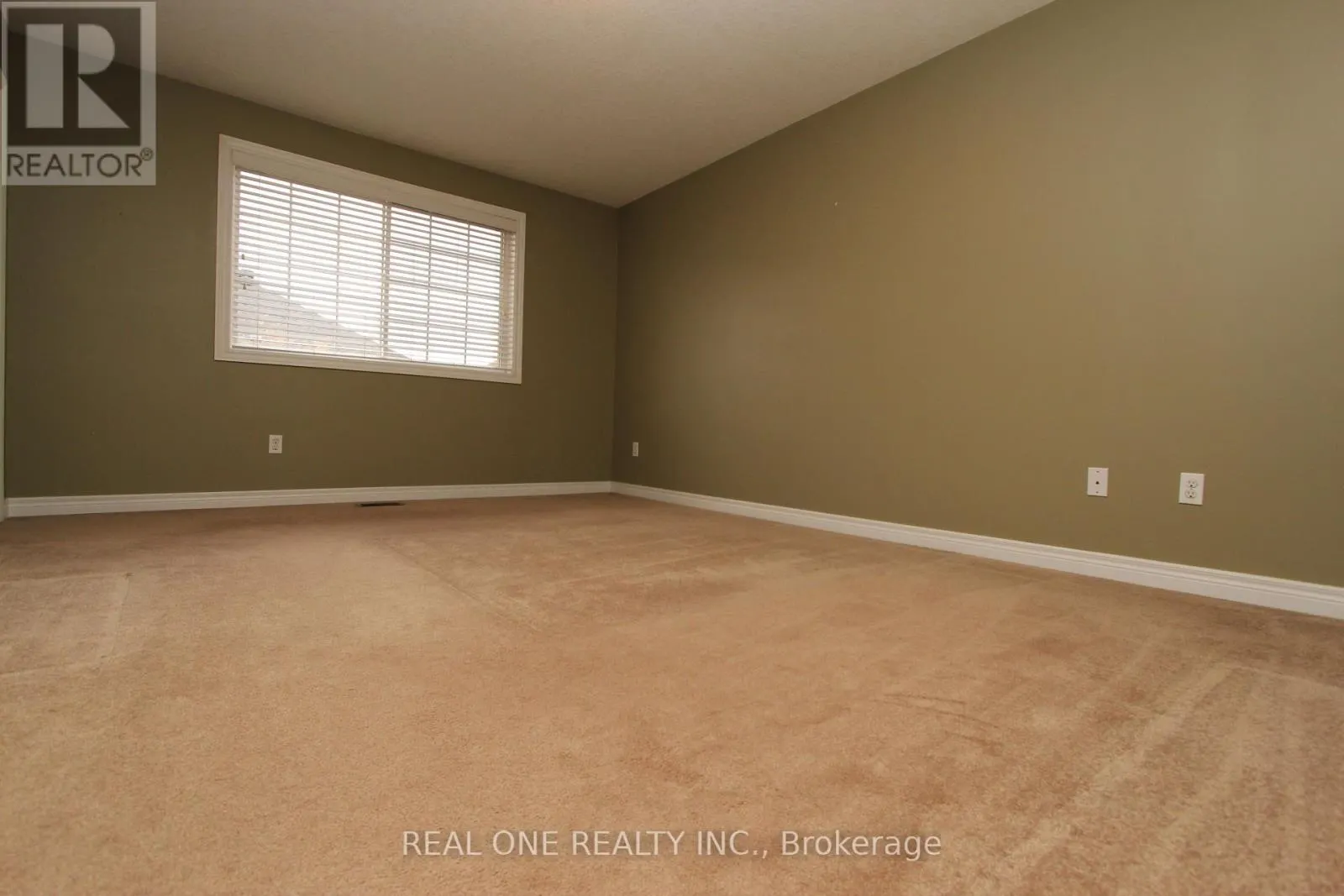 19 BROWVIEW DRIVE
