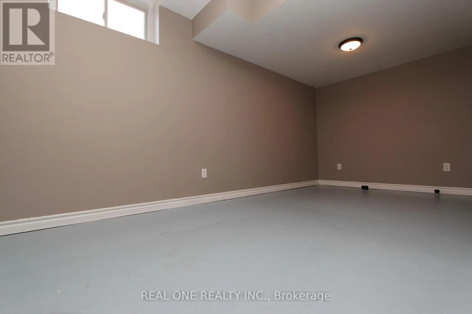 19 BROWVIEW DRIVE