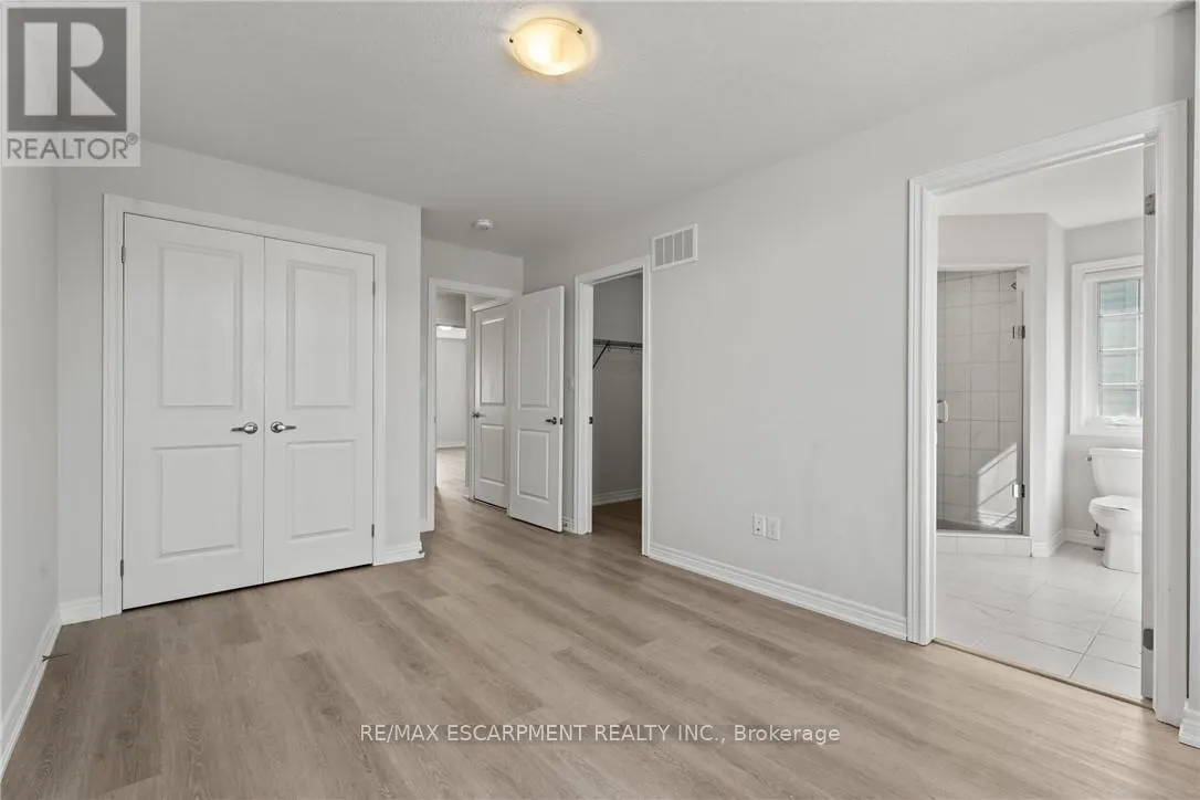 8 LINDEN PARK LANE