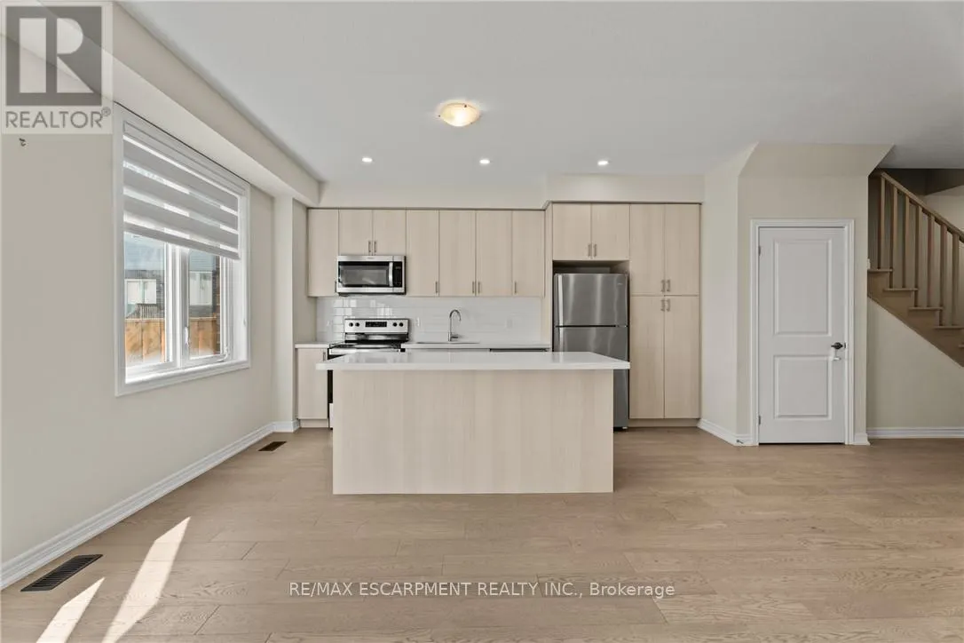 8 LINDEN PARK LANE