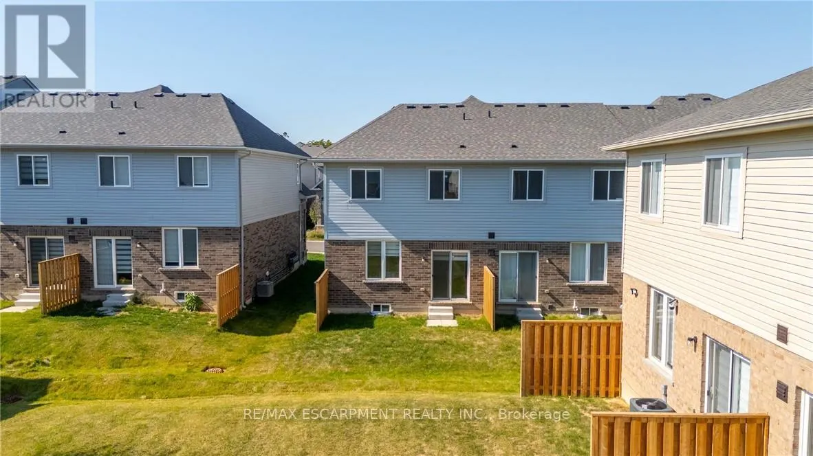 8 LINDEN PARK LANE