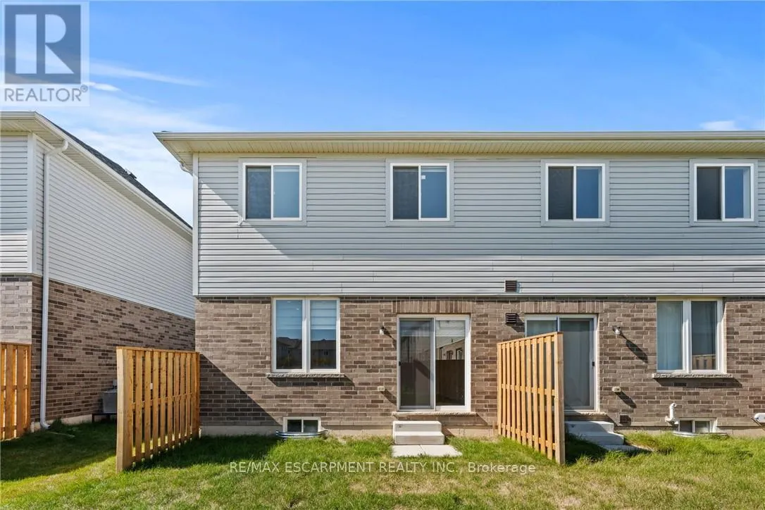 8 LINDEN PARK LANE