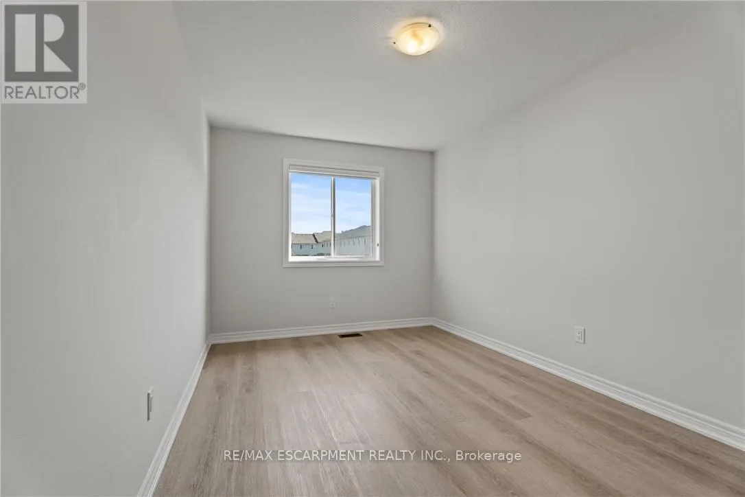 8 LINDEN PARK LANE