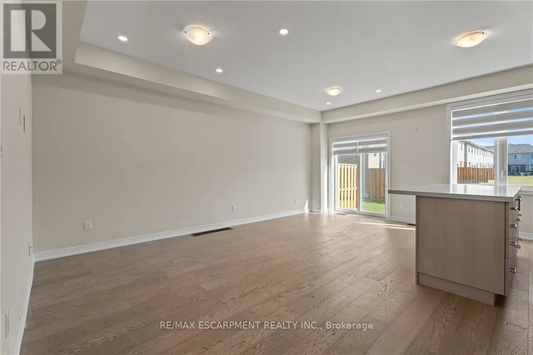 8 LINDEN PARK LANE