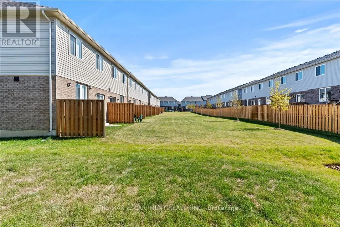 8 LINDEN PARK LANE