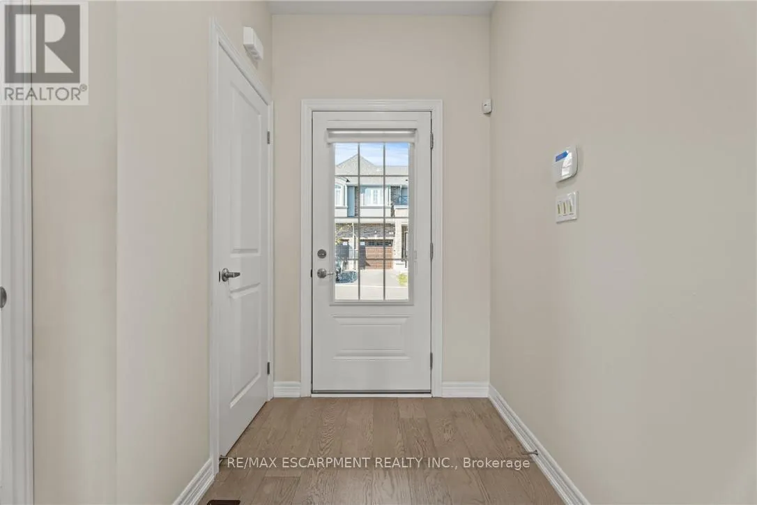 8 LINDEN PARK LANE