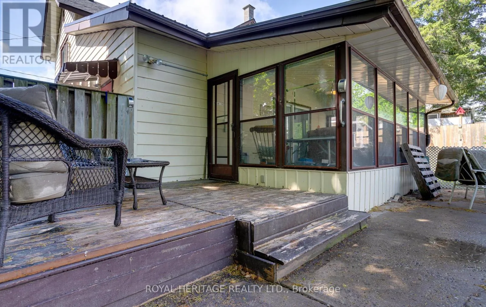 11 GEORGE STREET E