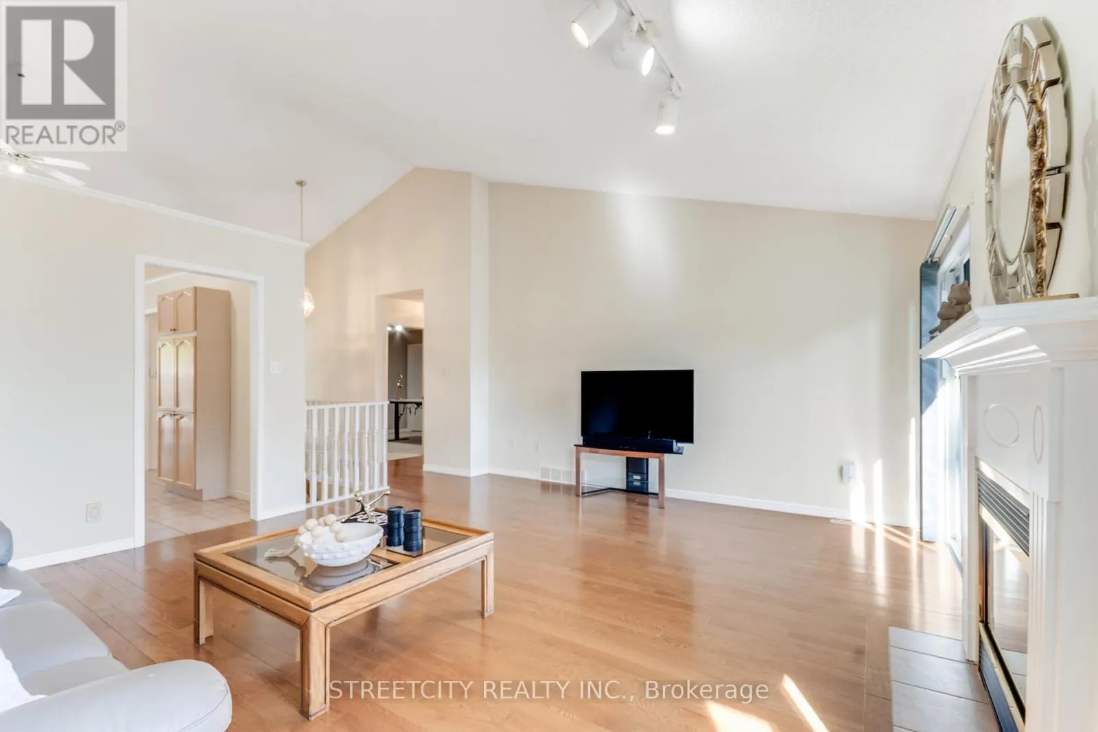 34 - 861 SHELBORNE STREET, #34