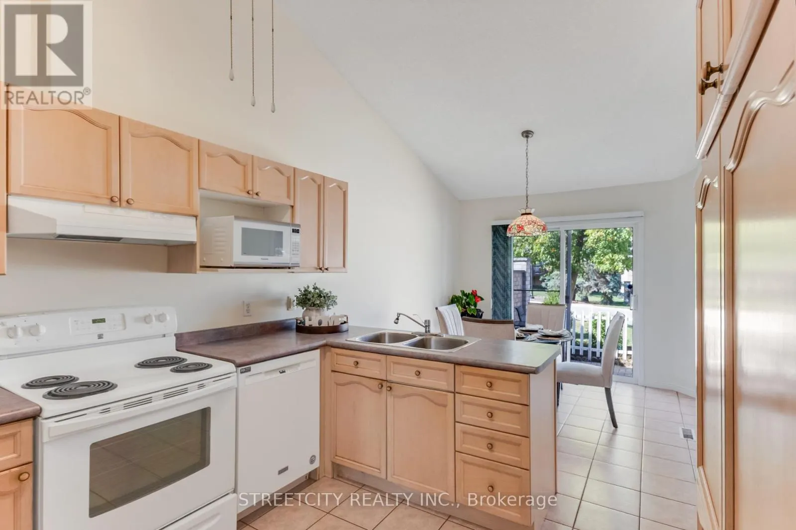 34 - 861 SHELBORNE STREET, #34