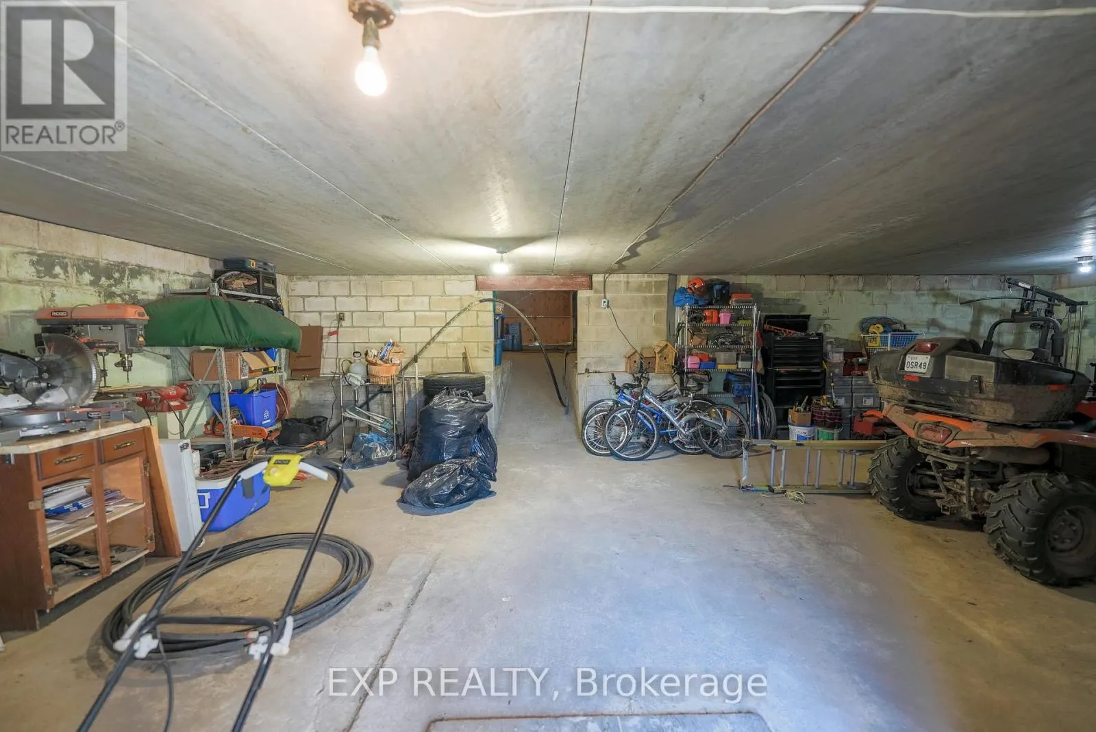 940 HUTCHINSON ROAD