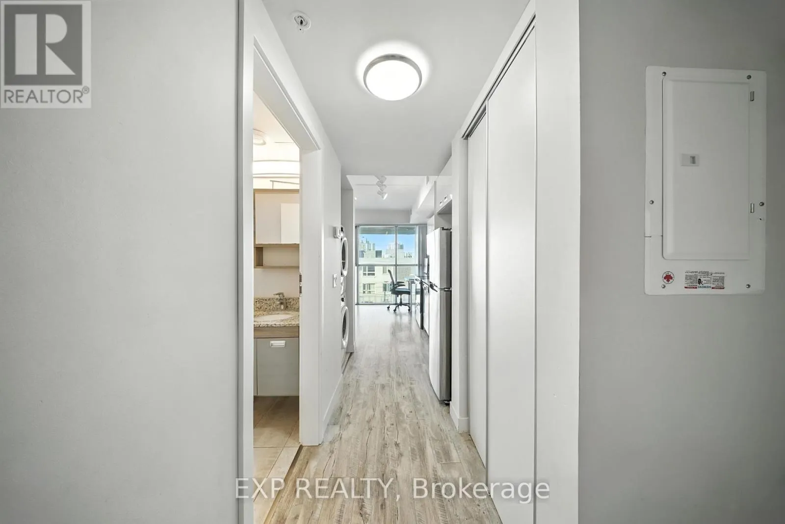 408 - 257 HEMLOCK STREET