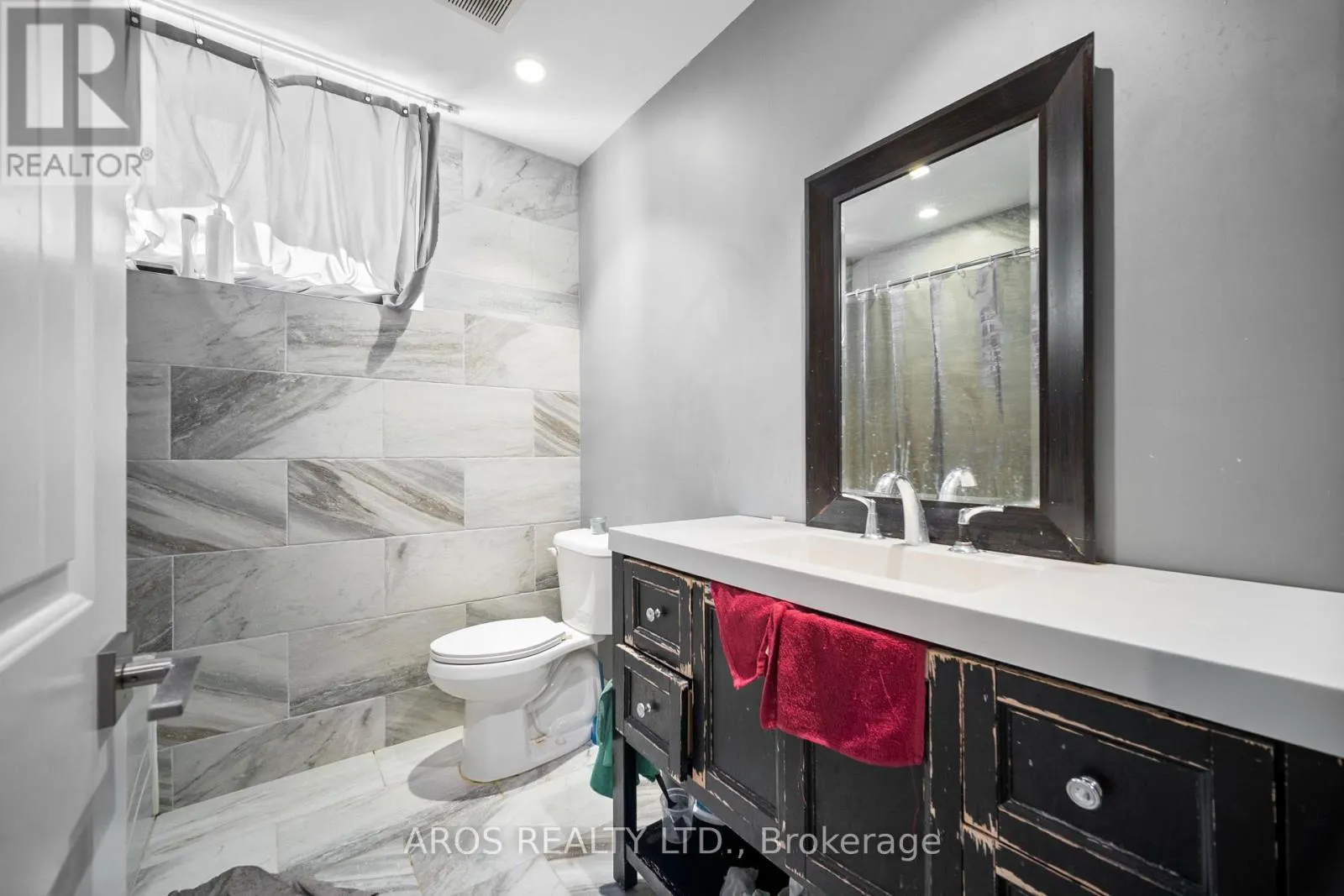 1 - 9861 GLENDON DRIVE, #1