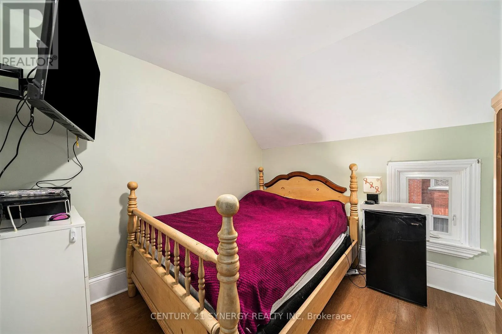 25 KENSINGTON AVENUE