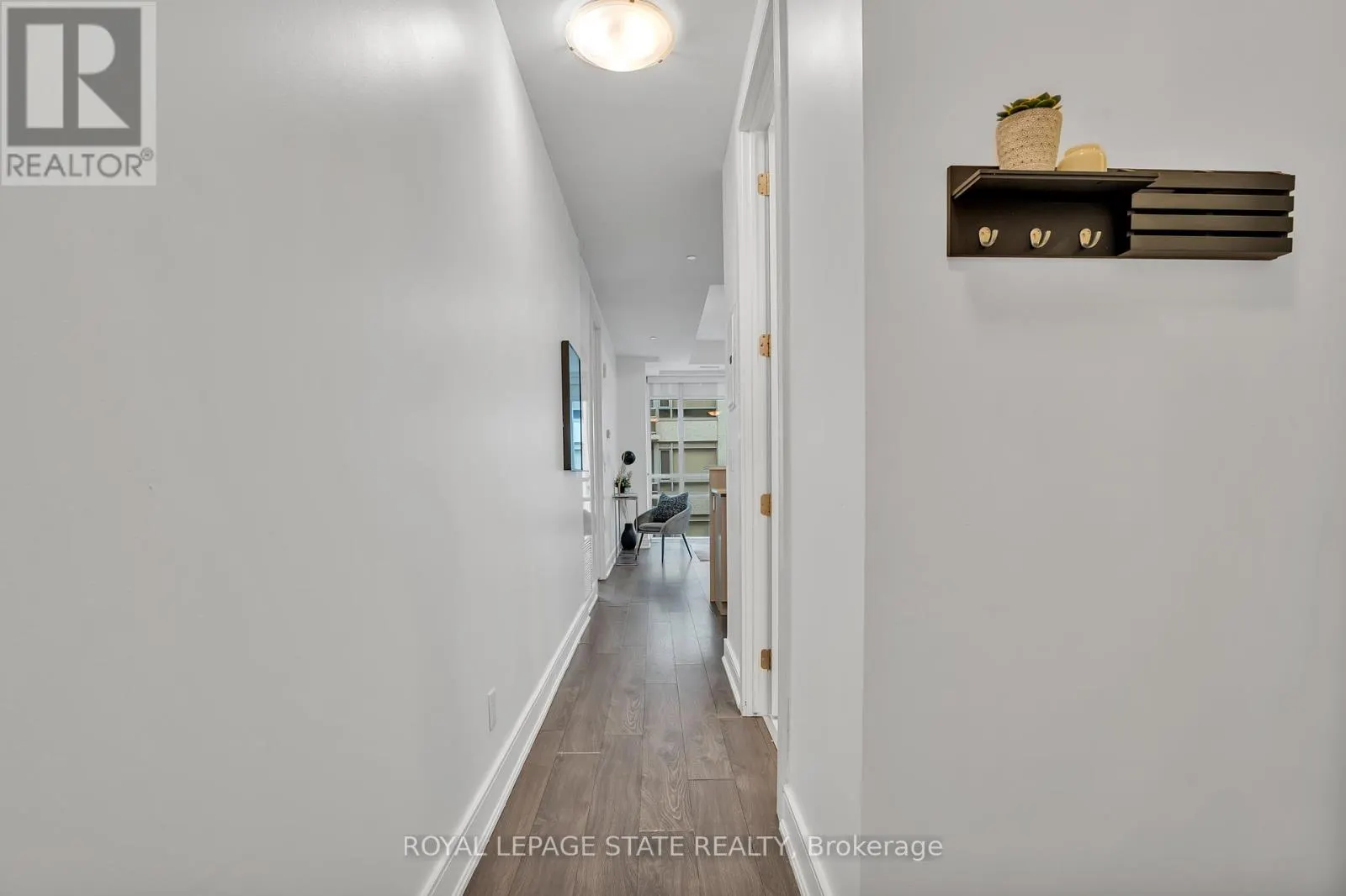 910 - 150 MAIN STREET W