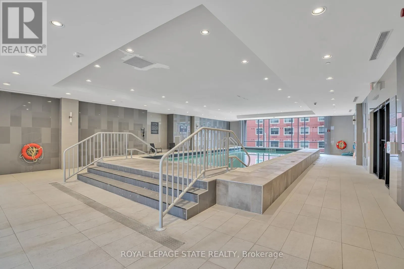 910 - 150 MAIN STREET W