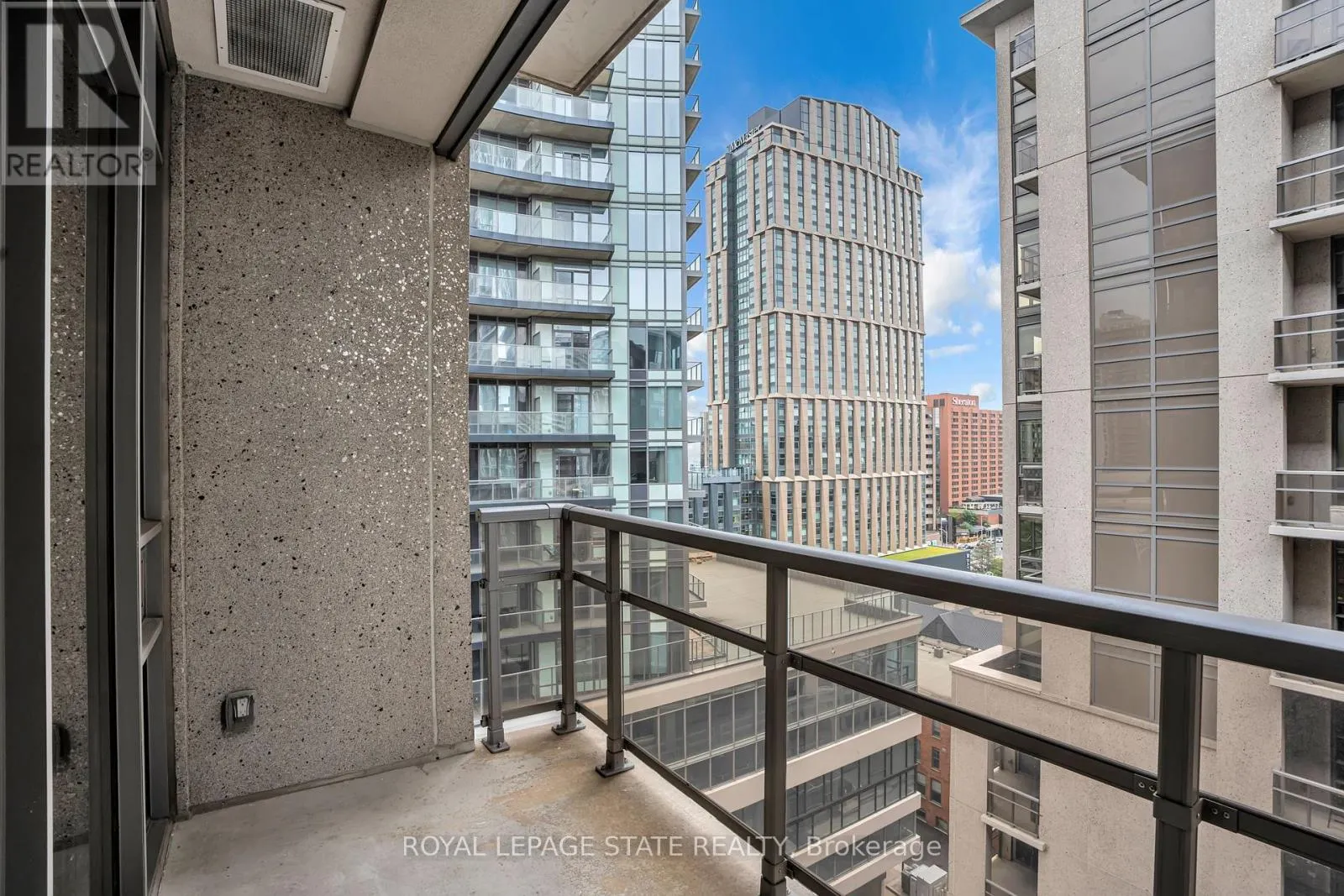 910 - 150 MAIN STREET W