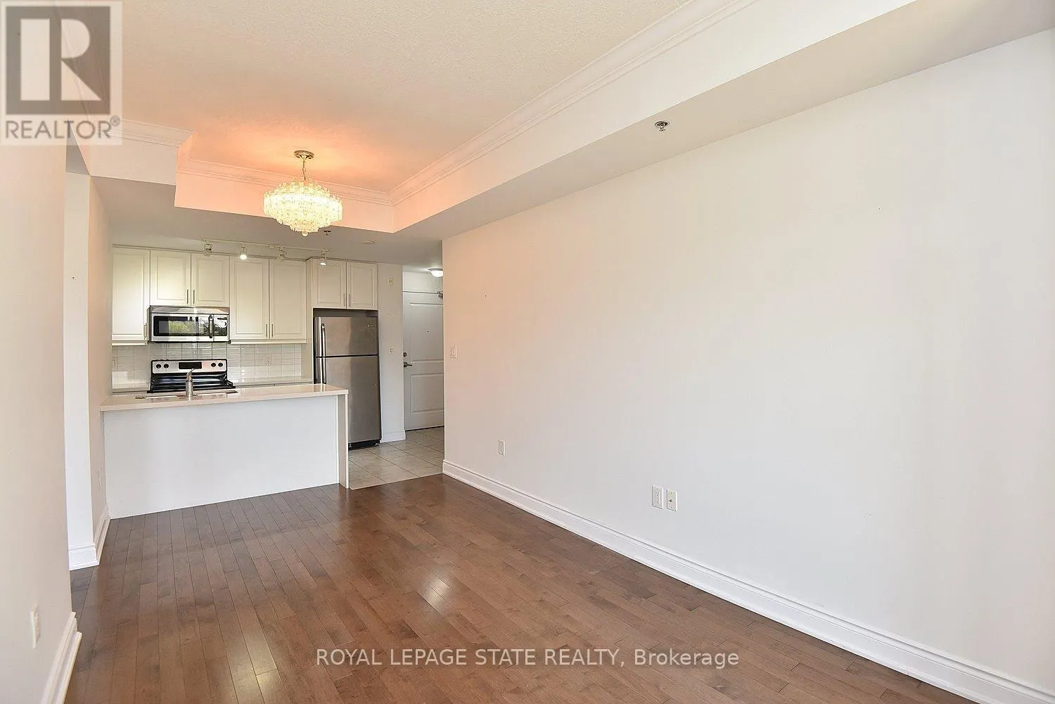604 - 90 CHARLTON AVENUE W