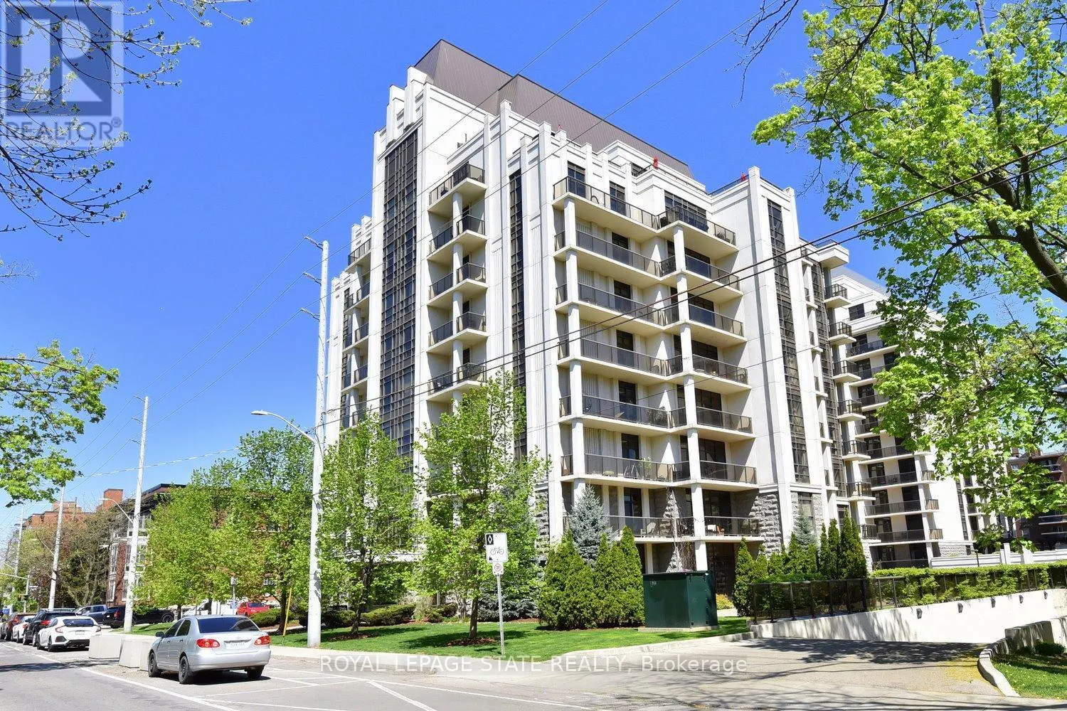 604 - 90 CHARLTON AVENUE W