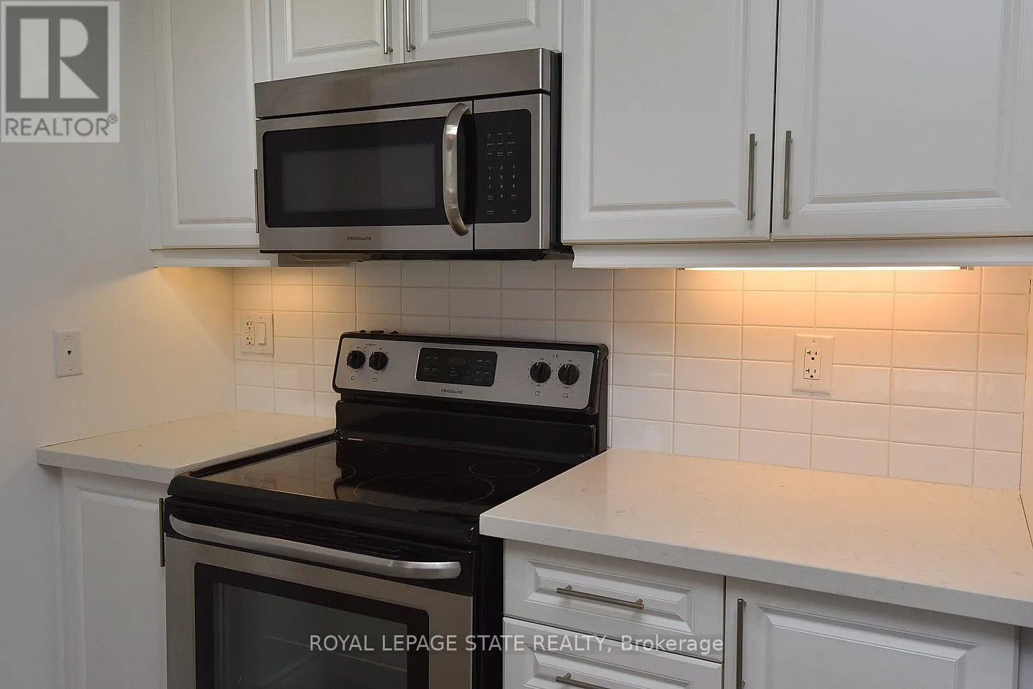 604 - 90 CHARLTON AVENUE W