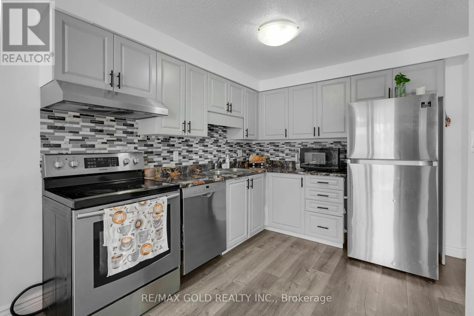 46 ACTIVA AVENUE