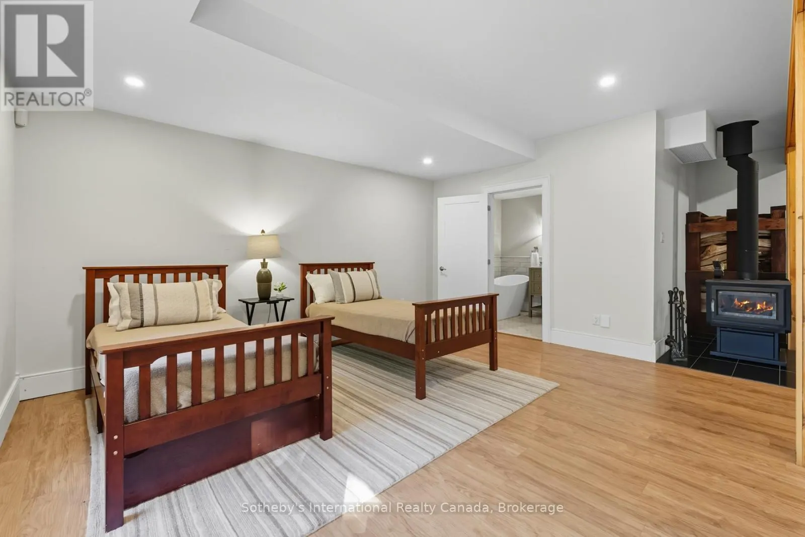 64 BOWYER ROAD
