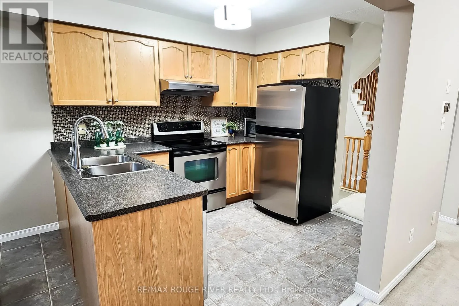 74 MEADOW WOOD CRESCENT