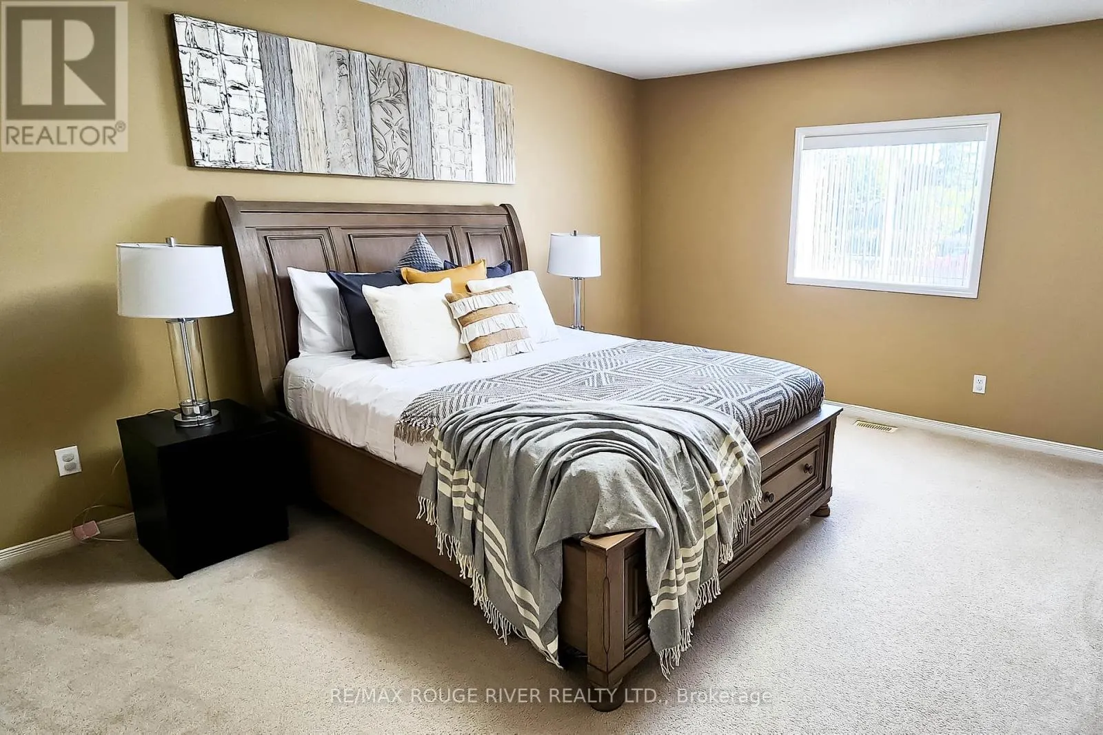 74 MEADOW WOOD CRESCENT
